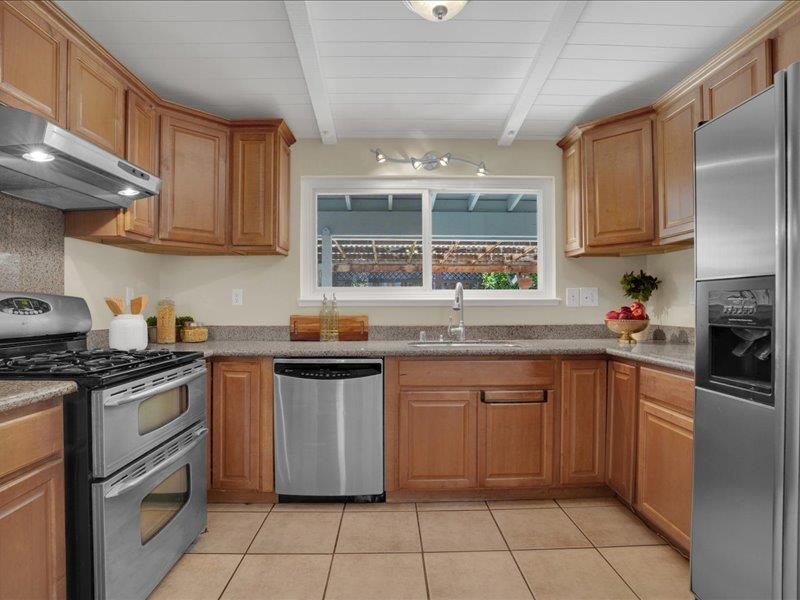 Detail Gallery Image 7 of 42 For 2644 Bal Harbor Ln, Hayward,  CA 94545 - 4 Beds | 3/1 Baths