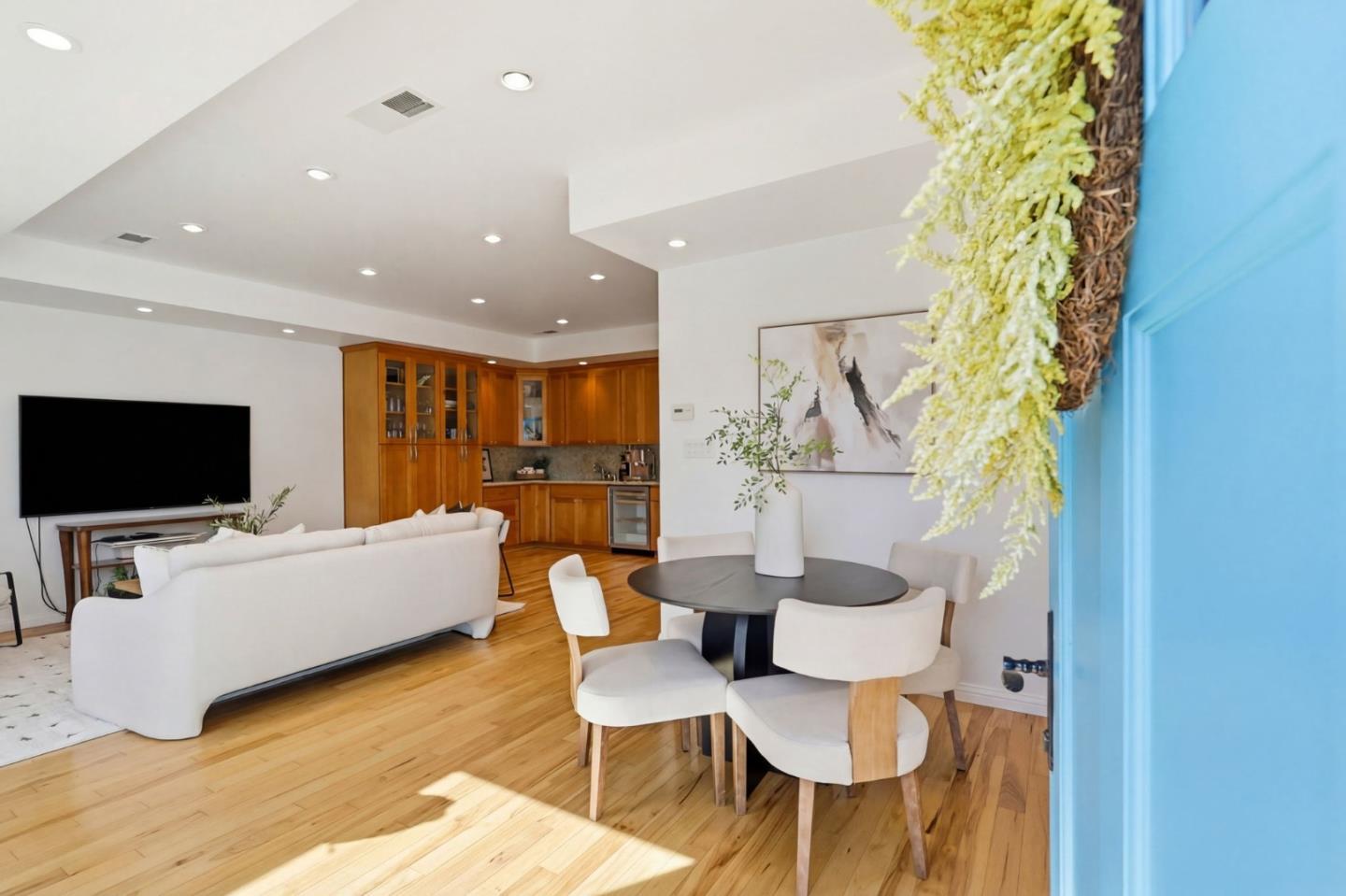 Detail Gallery Image 15 of 64 For 2949-2951 Driftwood Dr, San Jose,  CA 95128 - 6 Beds | 5 Baths