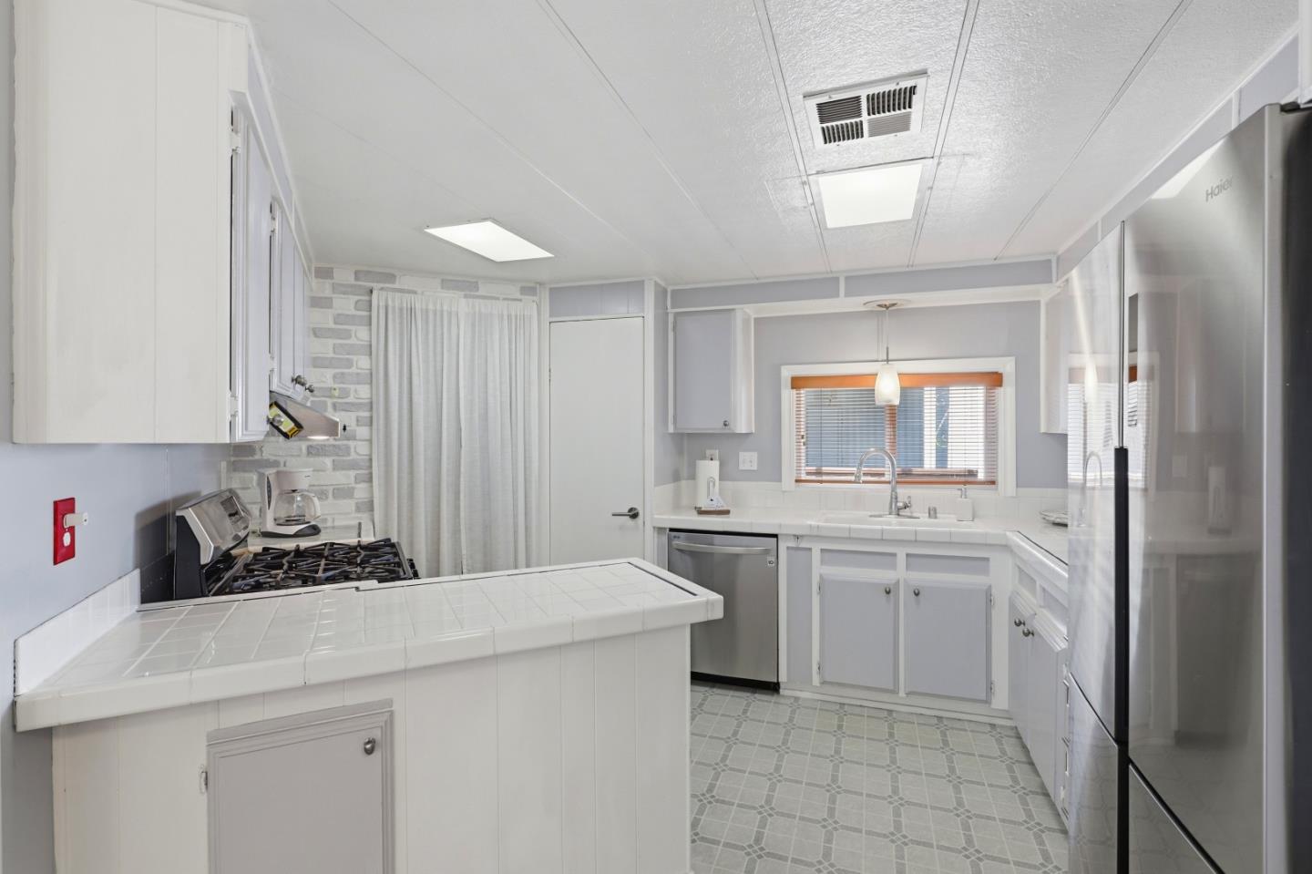 Detail Gallery Image 6 of 16 For 2395 Delaware Ave #149,  Santa Cruz,  CA 95060 - 2 Beds | 2 Baths