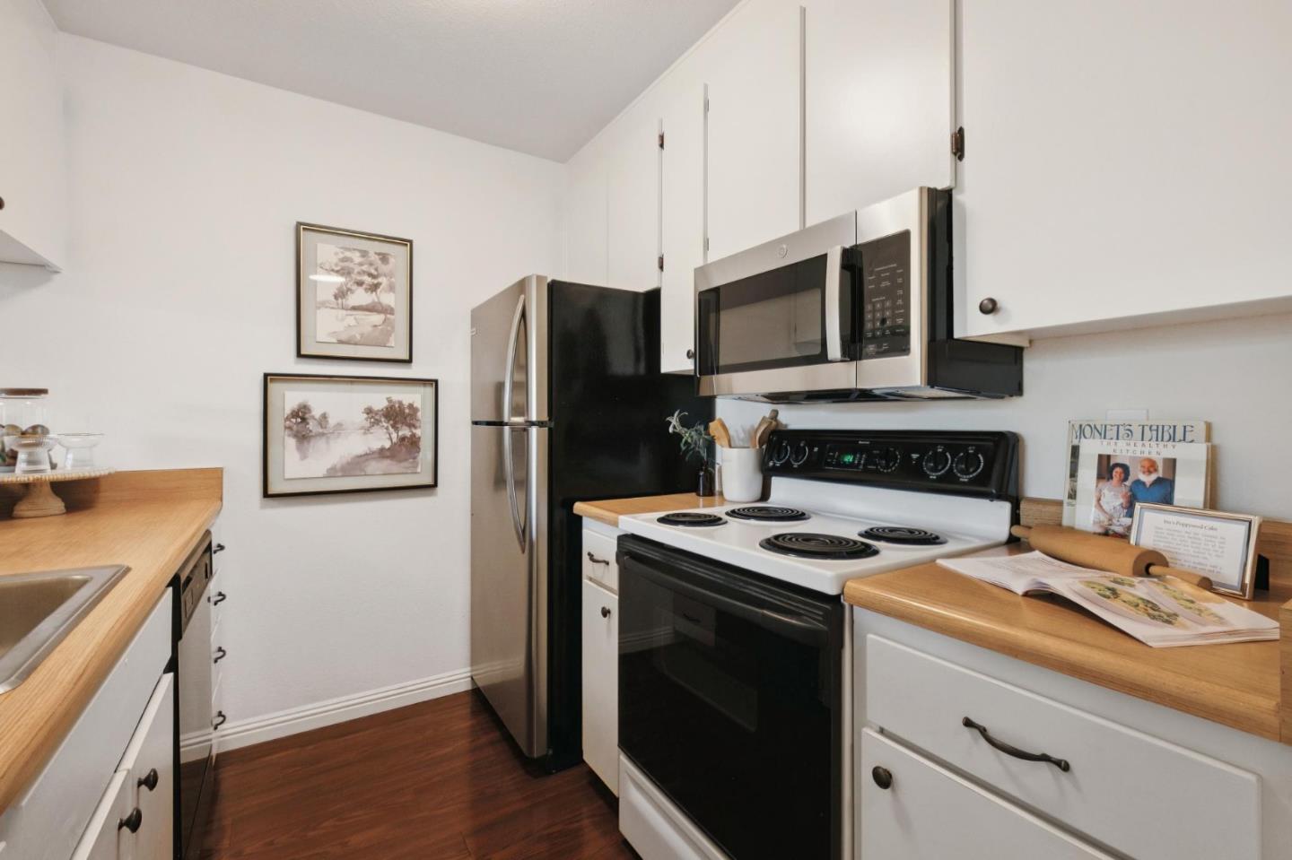 Detail Gallery Image 6 of 42 For 2101 Shelter Creek Ln, San Bruno,  CA 94066 - 1 Beds | 1 Baths