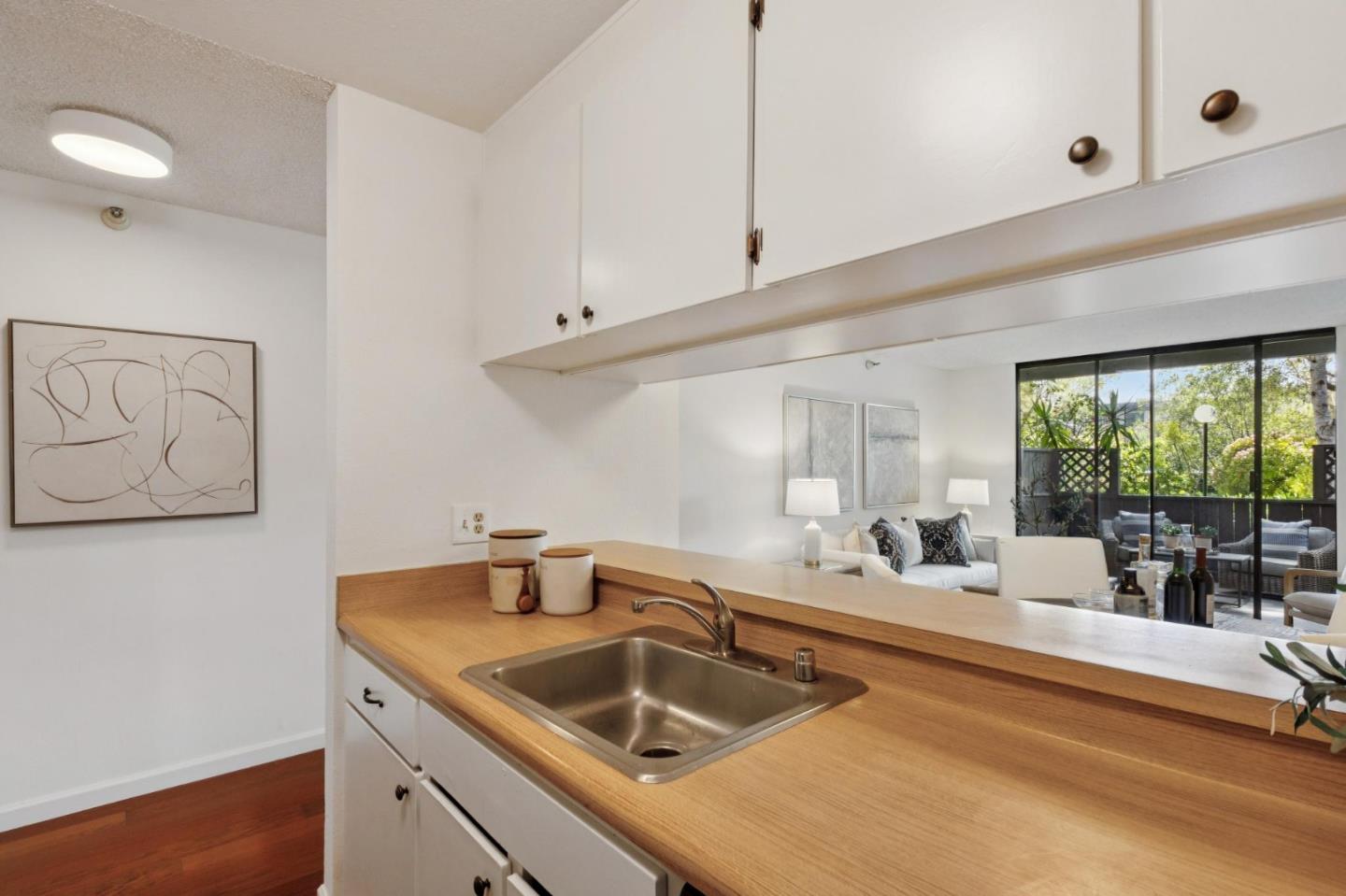 Detail Gallery Image 7 of 42 For 2101 Shelter Creek Ln, San Bruno,  CA 94066 - 1 Beds | 1 Baths