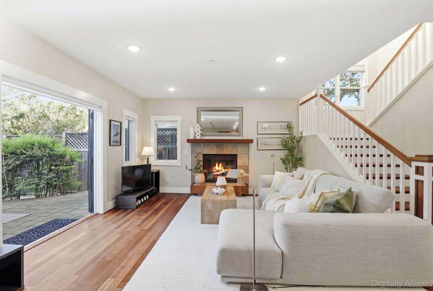 Detail Gallery Image 13 of 39 For 2067 Santa Cruz Ave, Menlo Park,  CA 94025 - 5 Beds | 3 Baths