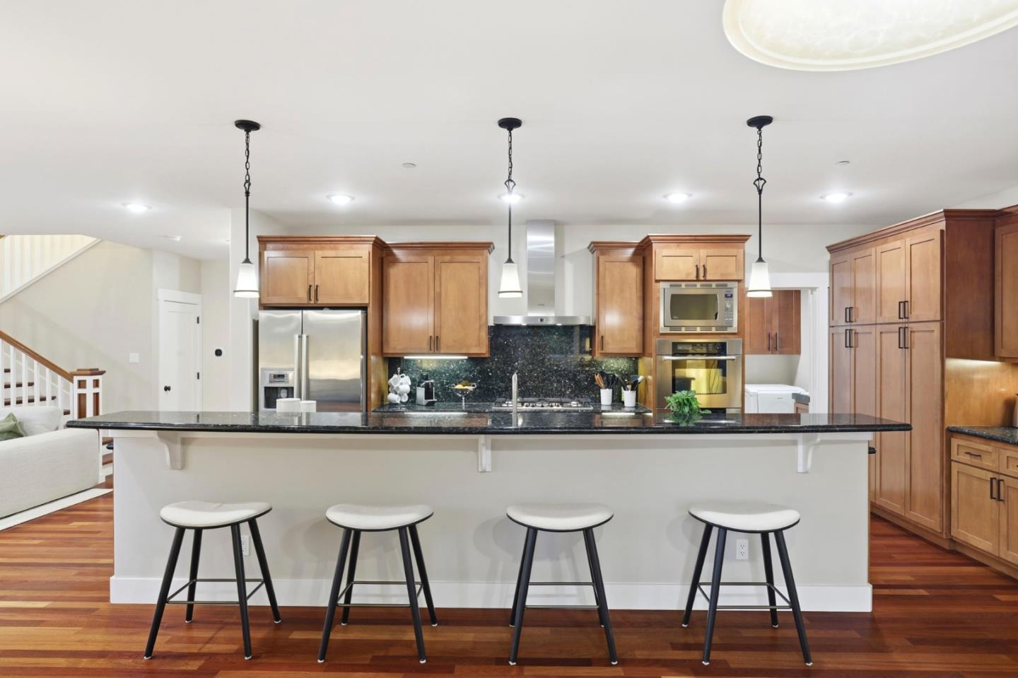 Detail Gallery Image 17 of 39 For 2067 Santa Cruz Ave, Menlo Park,  CA 94025 - 5 Beds | 3 Baths