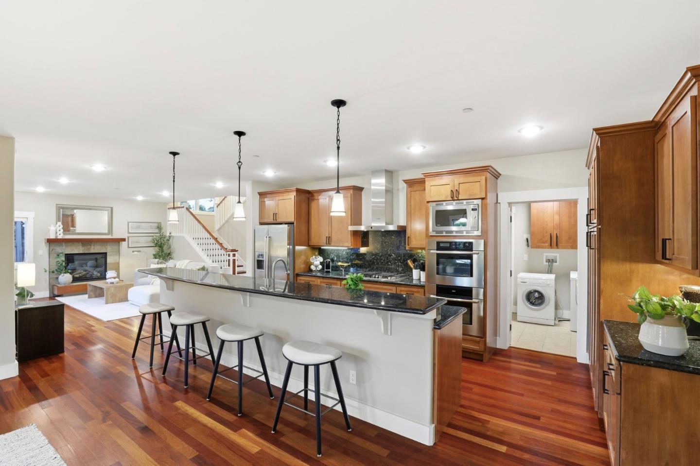 Detail Gallery Image 20 of 39 For 2067 Santa Cruz Ave, Menlo Park,  CA 94025 - 5 Beds | 3 Baths