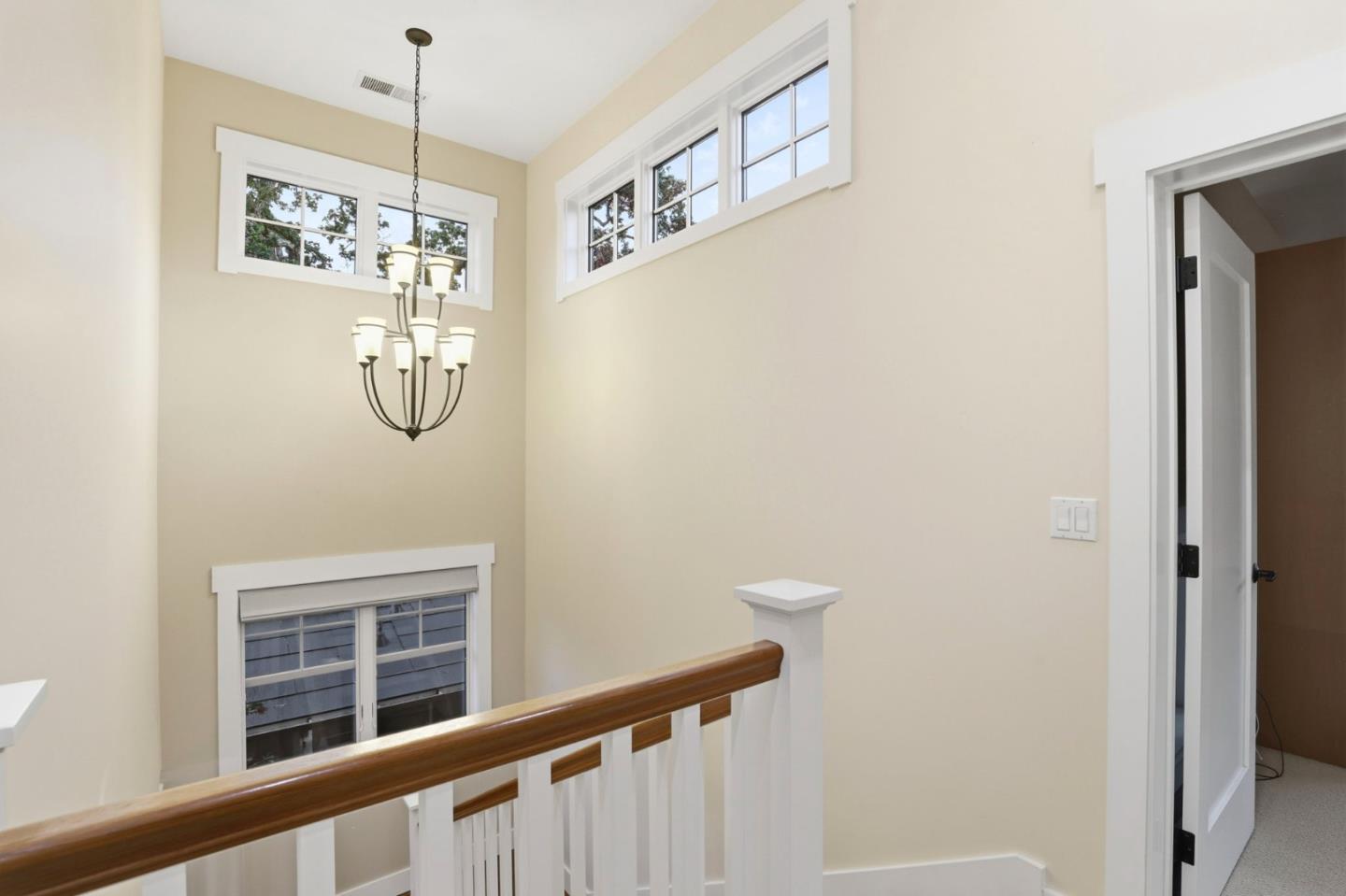 Detail Gallery Image 22 of 39 For 2067 Santa Cruz Ave, Menlo Park,  CA 94025 - 5 Beds | 3 Baths