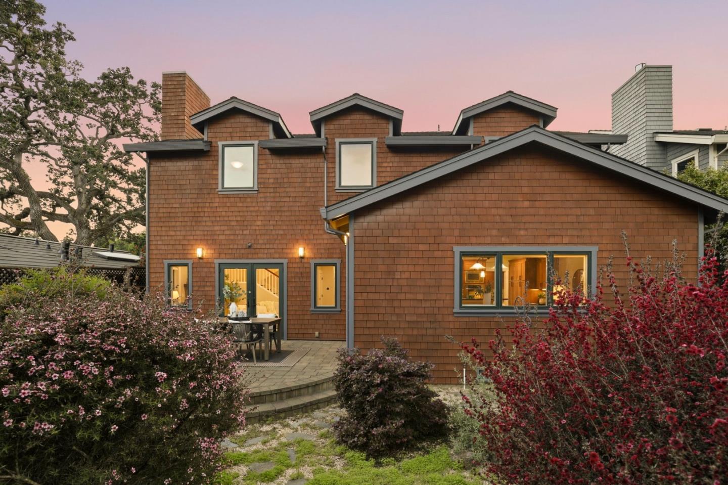 2067 Santa Cruz Avenue, Menlo Park, CA, 94025