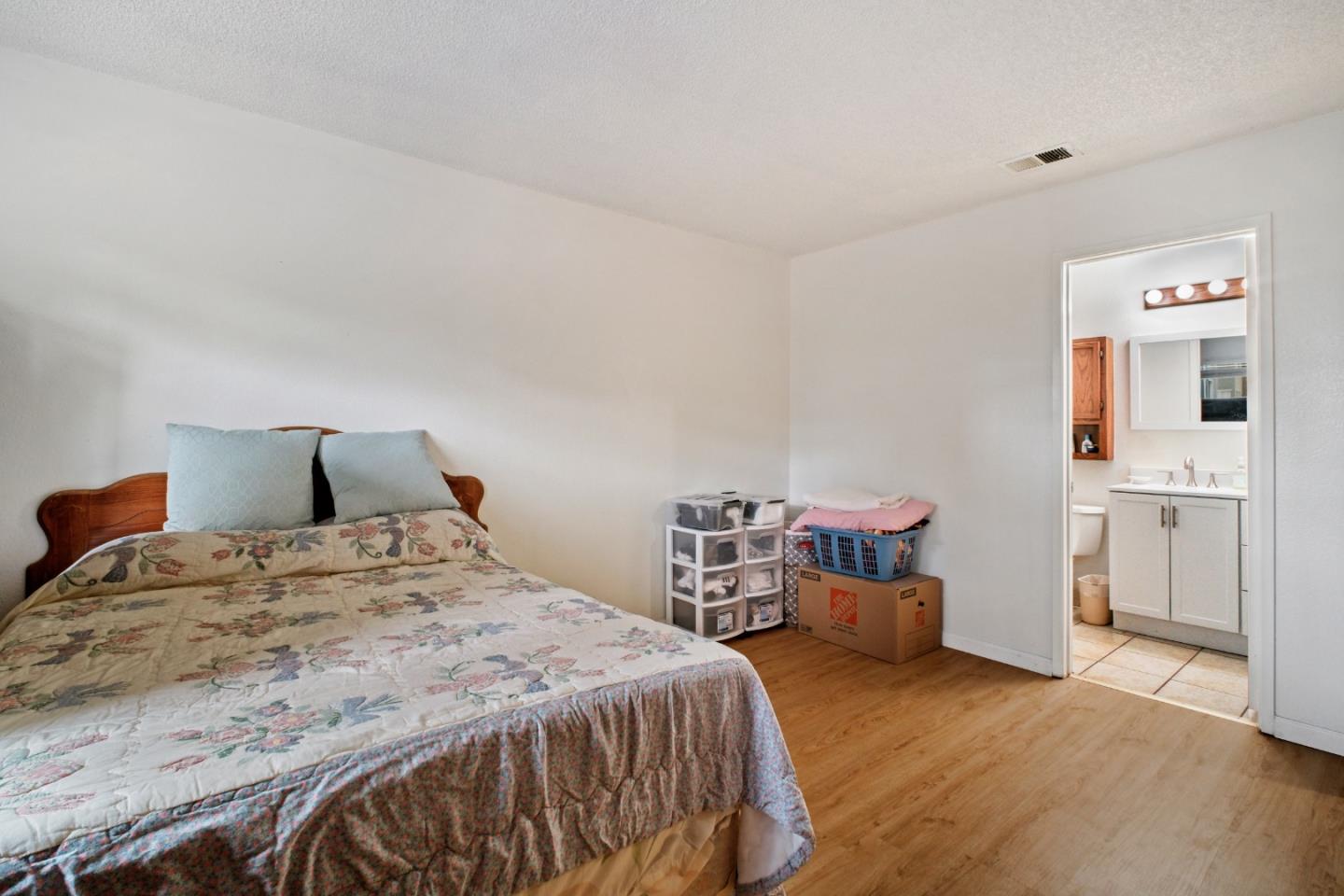 Detail Gallery Image 14 of 52 For 2599 Easton Ln #109,  San Jose,  CA 95133 - 2 Beds | 2 Baths