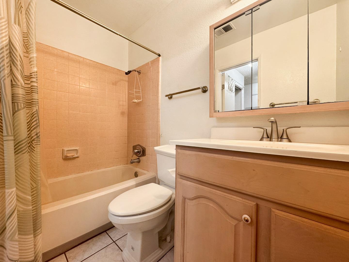 Detail Gallery Image 28 of 52 For 2599 Easton Ln #109,  San Jose,  CA 95133 - 2 Beds | 2 Baths