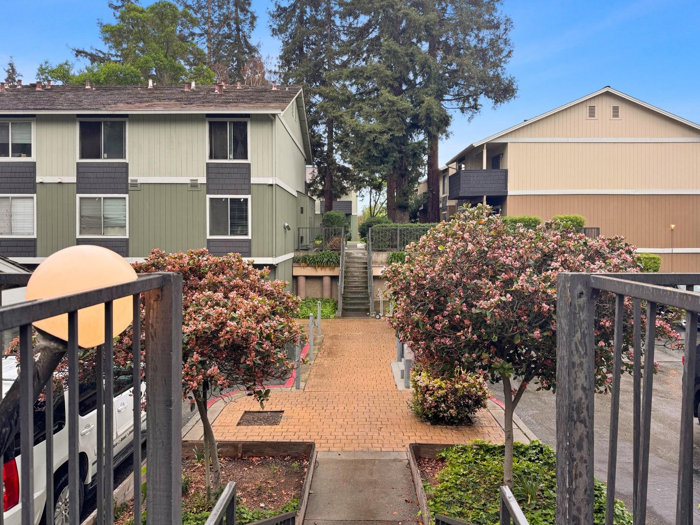 Detail Gallery Image 32 of 52 For 2599 Easton Ln #109,  San Jose,  CA 95133 - 2 Beds | 2 Baths