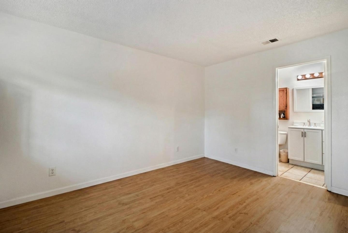 Detail Gallery Image 48 of 52 For 2599 Easton Ln #109,  San Jose,  CA 95133 - 2 Beds | 2 Baths