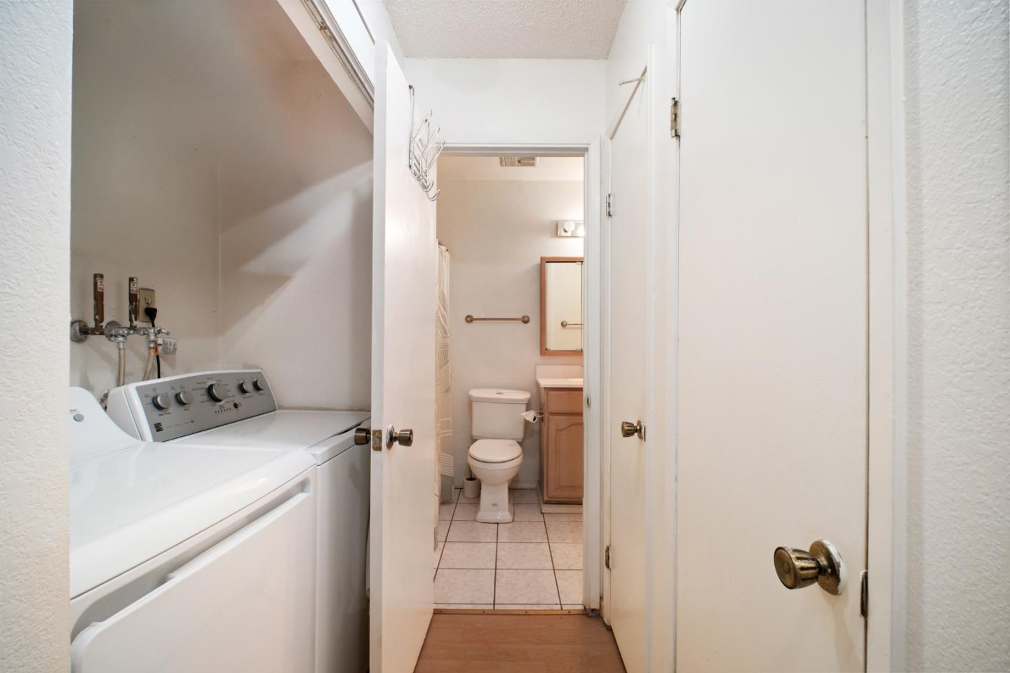 Detail Gallery Image 6 of 52 For 2599 Easton Ln #109,  San Jose,  CA 95133 - 2 Beds | 2 Baths