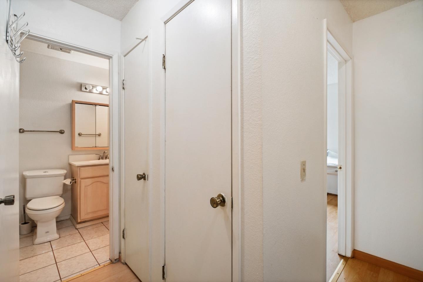 Detail Gallery Image 8 of 52 For 2599 Easton Ln #109,  San Jose,  CA 95133 - 2 Beds | 2 Baths