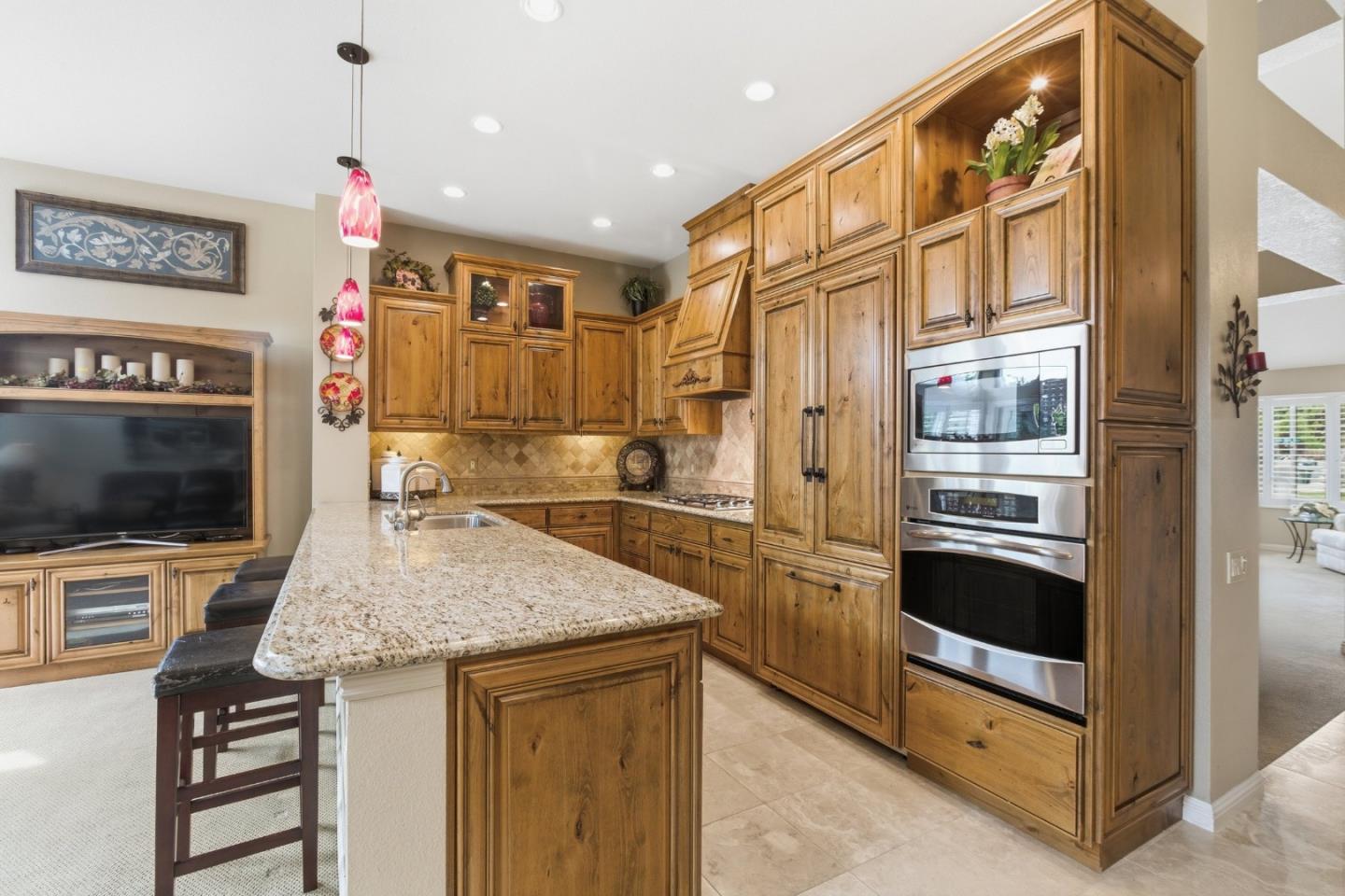 Detail Gallery Image 13 of 36 For 9612 Eagle Hills Way, Gilroy,  CA 95020 - 3 Beds | 2 Baths