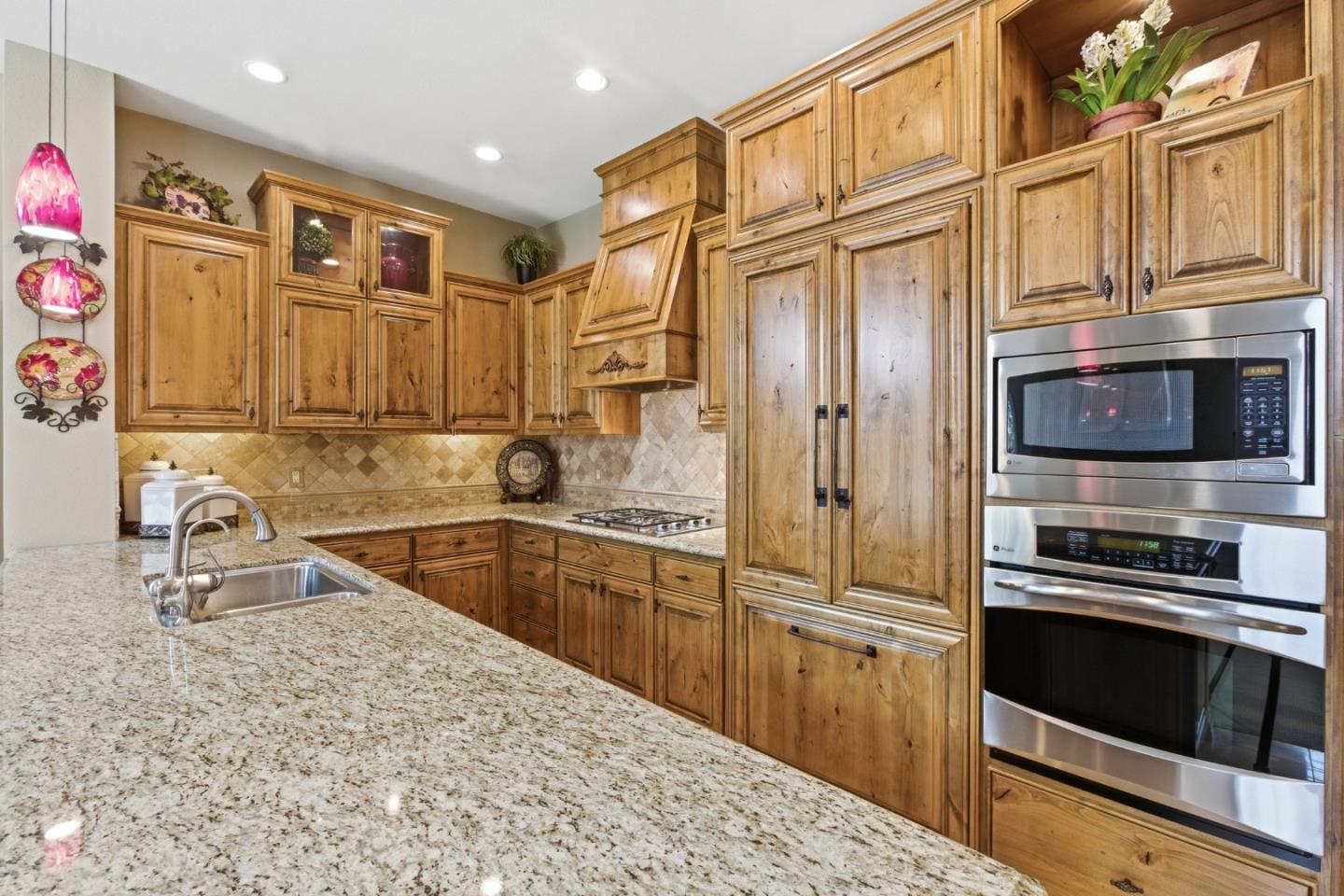 Detail Gallery Image 14 of 36 For 9612 Eagle Hills Way, Gilroy,  CA 95020 - 3 Beds | 2 Baths