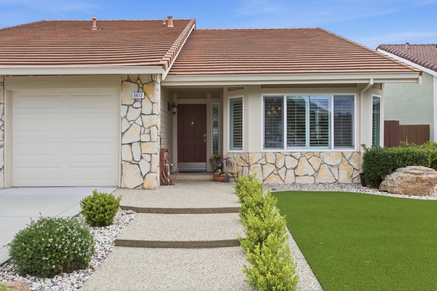 Detail Gallery Image 4 of 36 For 9612 Eagle Hills Way, Gilroy,  CA 95020 - 3 Beds | 2 Baths