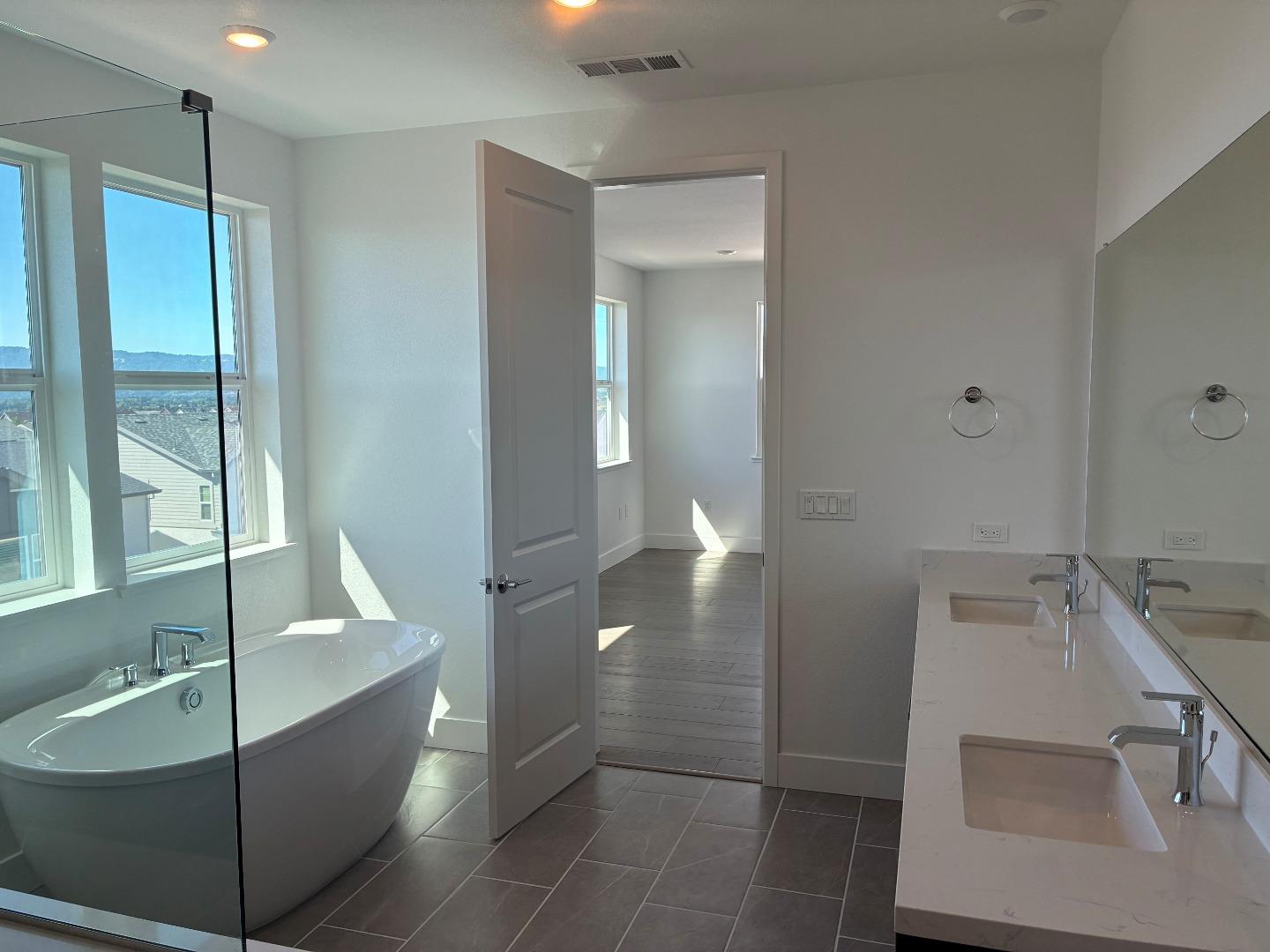 Detail Gallery Image 5 of 6 For 1036 Michael Ave #36,  Dublin,  CA 94568 - 4 Beds | 3/1 Baths