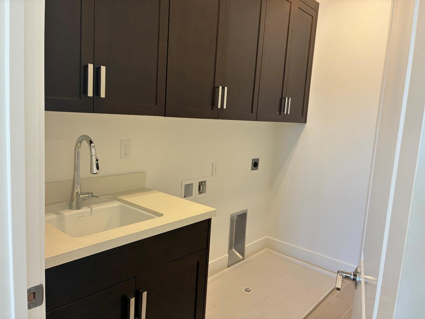 Detail Gallery Image 6 of 6 For 1036 Michael Ave #36,  Dublin,  CA 94568 - 4 Beds | 3/1 Baths