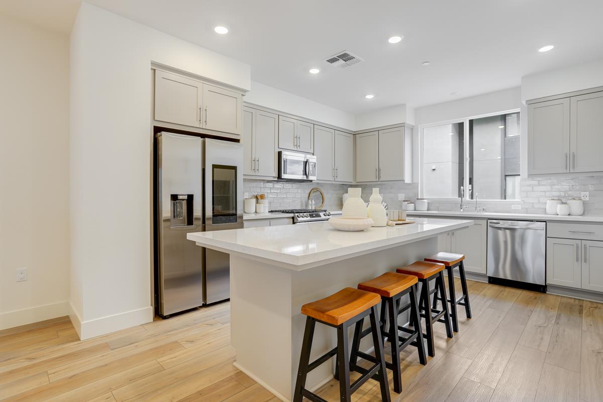 Detail Gallery Image 13 of 43 For 3229 Accelerator Ave #1005,  Fremont,  CA 94538 - 4 Beds | 3/1 Baths