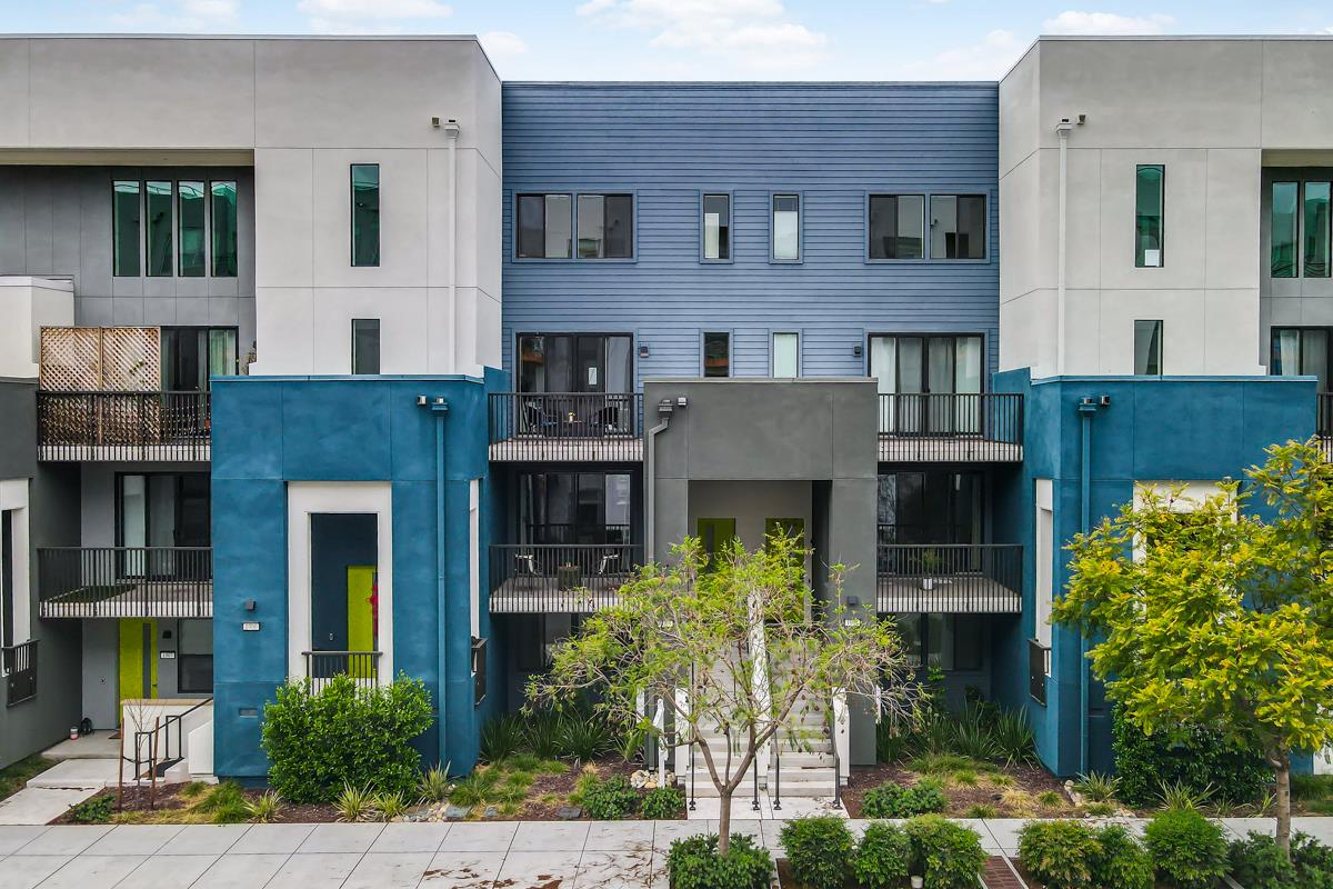 Detail Gallery Image 2 of 43 For 3229 Accelerator Ave #1005,  Fremont,  CA 94538 - 4 Beds | 3/1 Baths