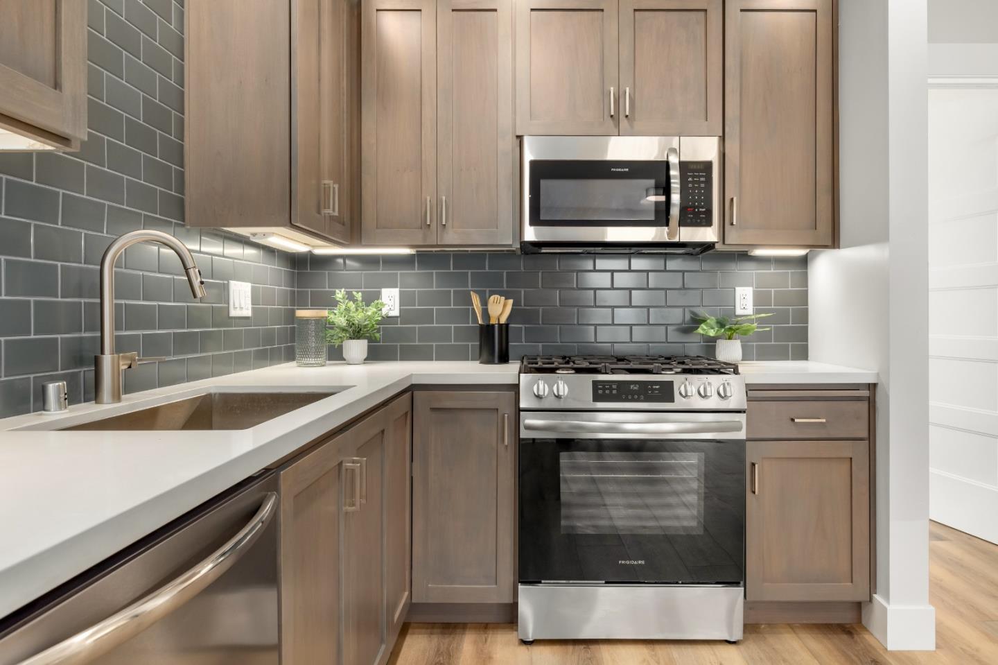 Detail Gallery Image 4 of 24 For 126 Aptos Village Way #3,  Aptos,  CA 95003 - 3 Beds | 3 Baths