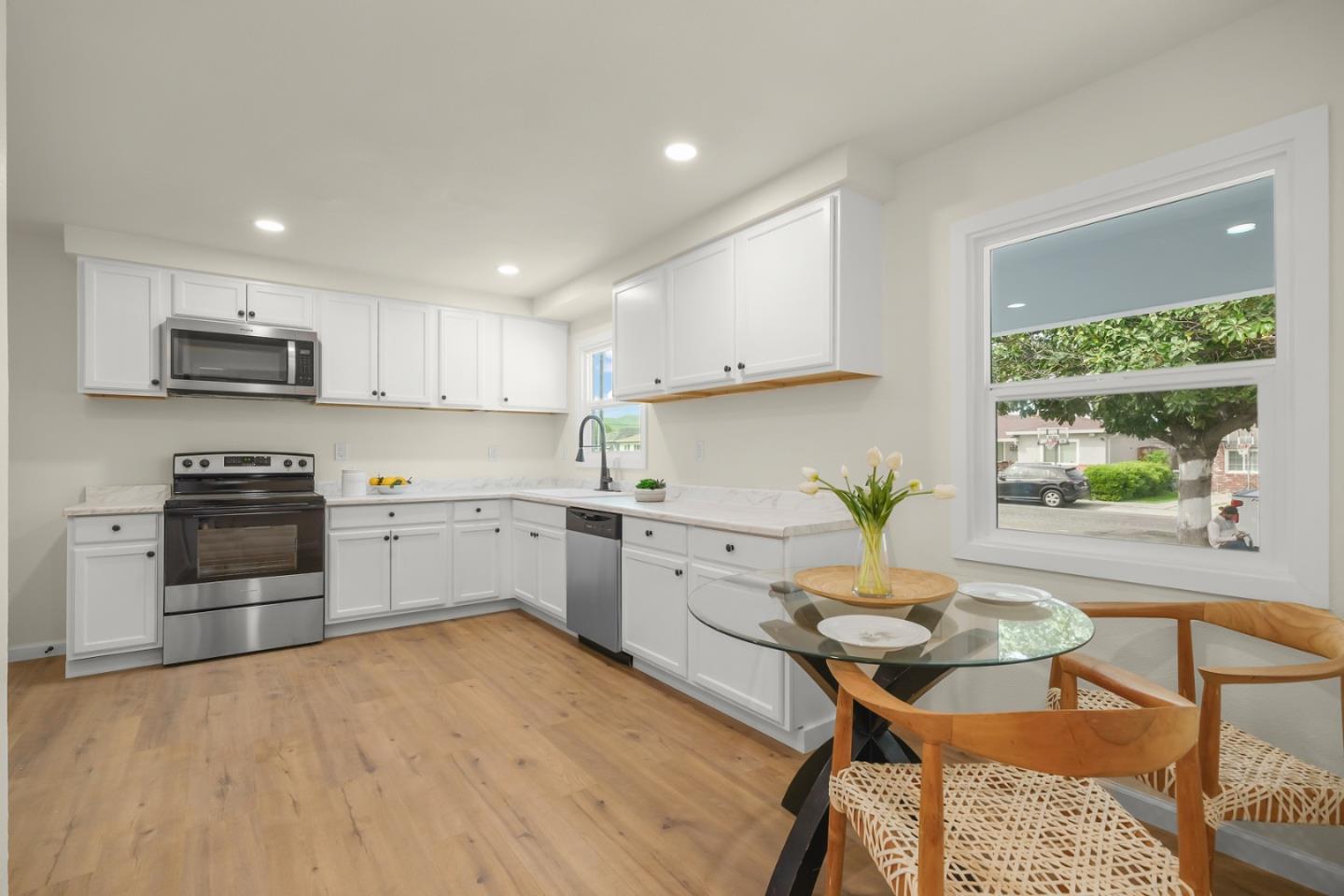 Detail Gallery Image 10 of 21 For 339 Dimaggio Ave, Pittsburg,  CA 94565 - 2 Beds | 1 Baths