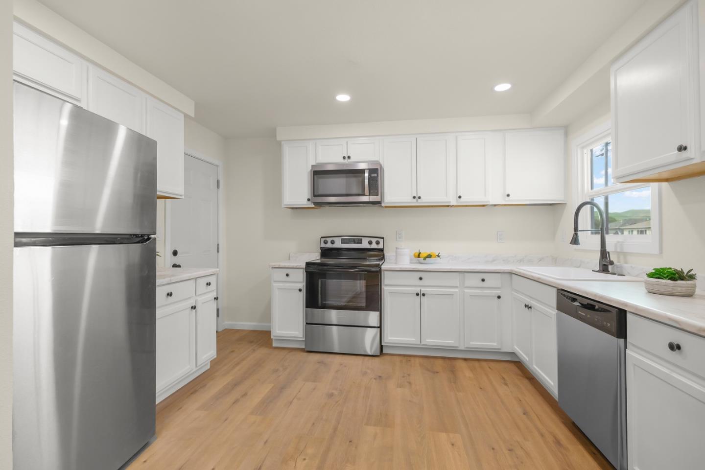 Detail Gallery Image 11 of 21 For 339 Dimaggio Ave, Pittsburg,  CA 94565 - 2 Beds | 1 Baths