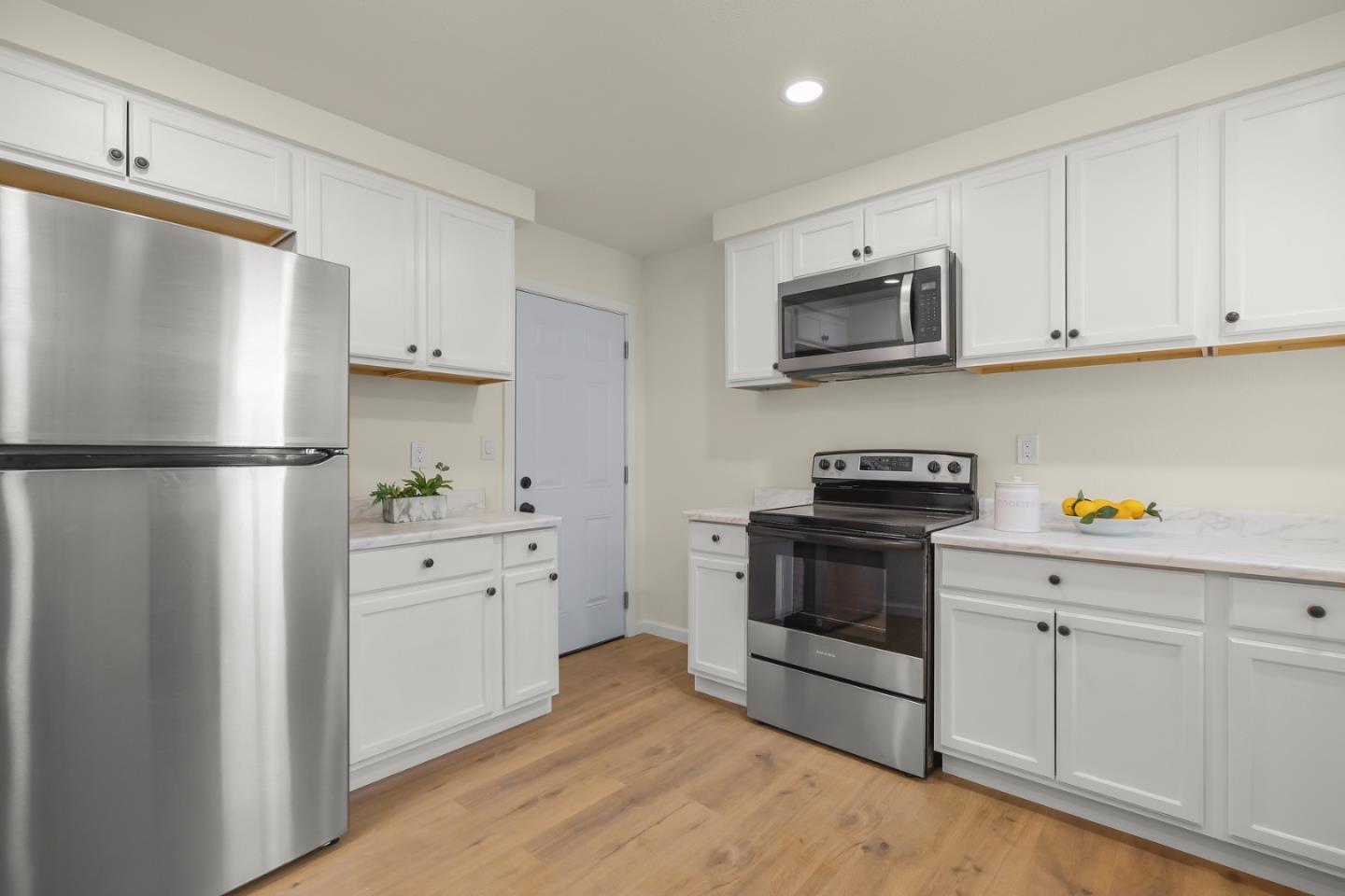 Detail Gallery Image 14 of 21 For 339 Dimaggio Ave, Pittsburg,  CA 94565 - 2 Beds | 1 Baths