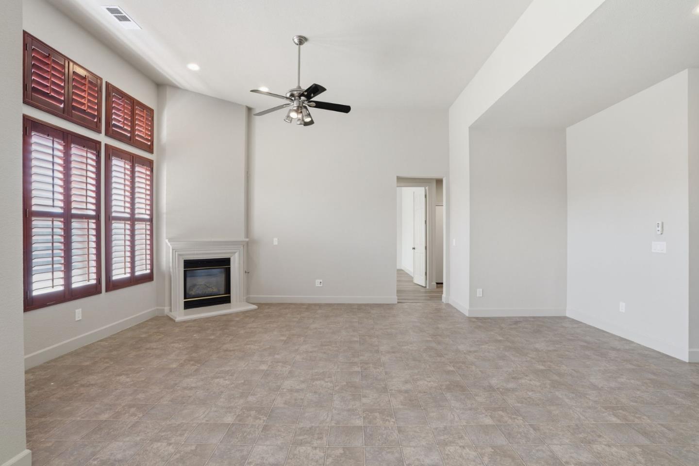 Detail Gallery Image 12 of 40 For 3216 Allan Adale Dr, Modesto,  CA 95355 - 3 Beds | 3 Baths