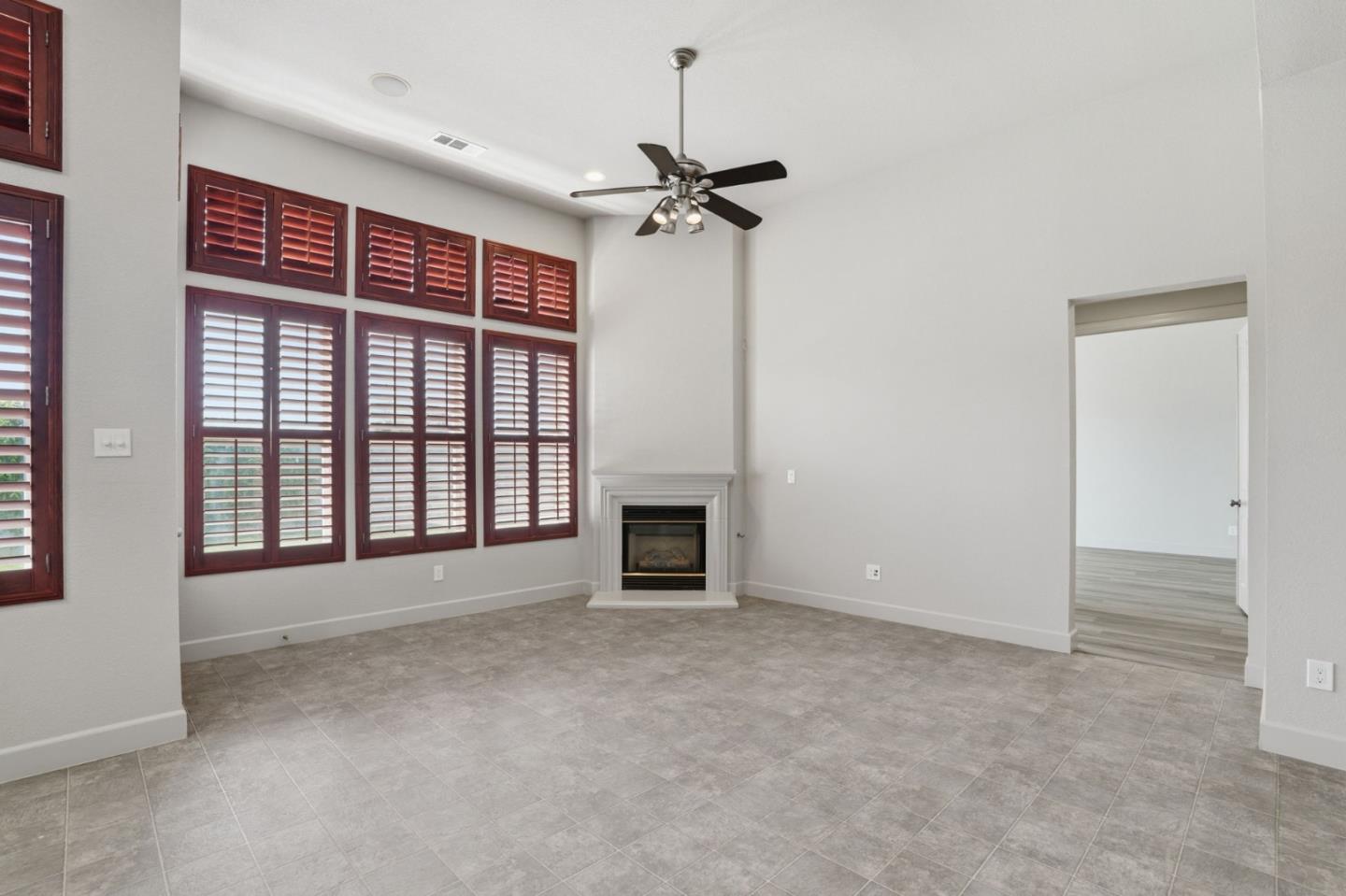 Detail Gallery Image 13 of 40 For 3216 Allan Adale Dr, Modesto,  CA 95355 - 3 Beds | 3 Baths