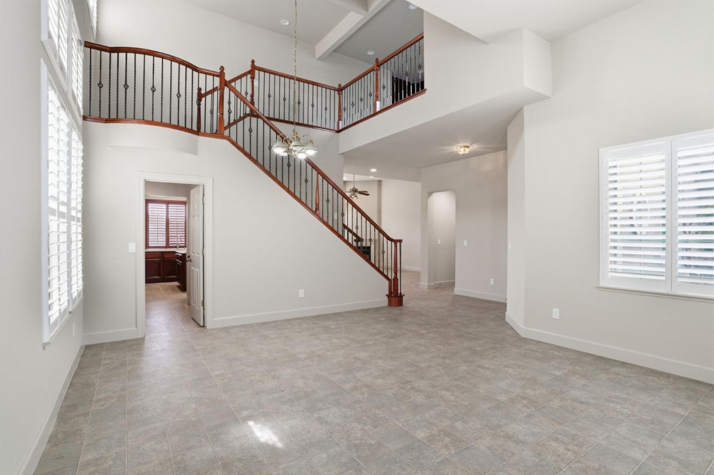 Detail Gallery Image 14 of 40 For 3216 Allan Adale Dr, Modesto,  CA 95355 - 3 Beds | 3 Baths