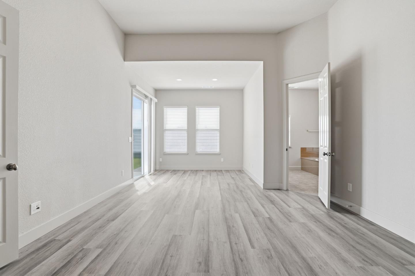 Detail Gallery Image 16 of 40 For 3216 Allan Adale Dr, Modesto,  CA 95355 - 3 Beds | 3 Baths