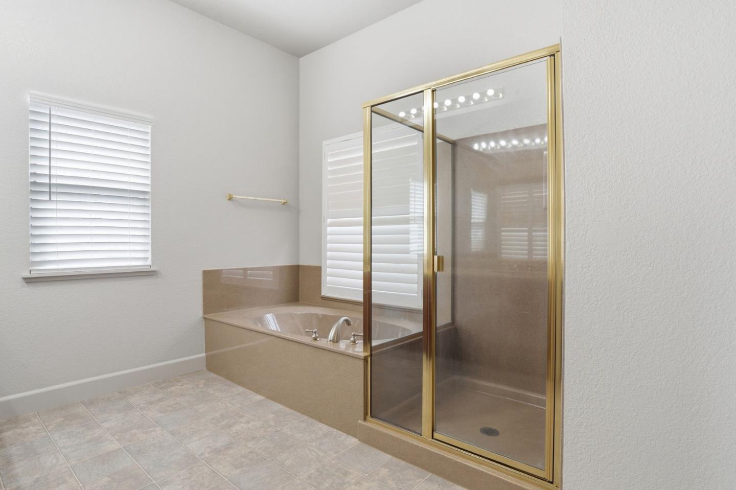 Detail Gallery Image 20 of 40 For 3216 Allan Adale Dr, Modesto,  CA 95355 - 3 Beds | 3 Baths