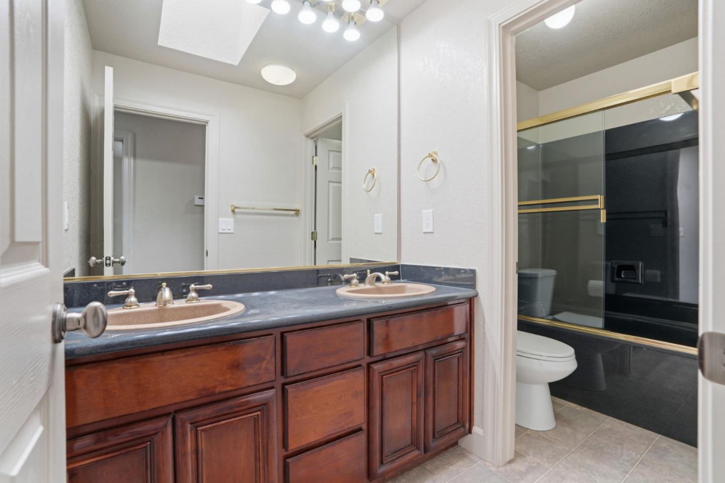 Detail Gallery Image 33 of 40 For 3216 Allan Adale Dr, Modesto,  CA 95355 - 3 Beds | 3 Baths