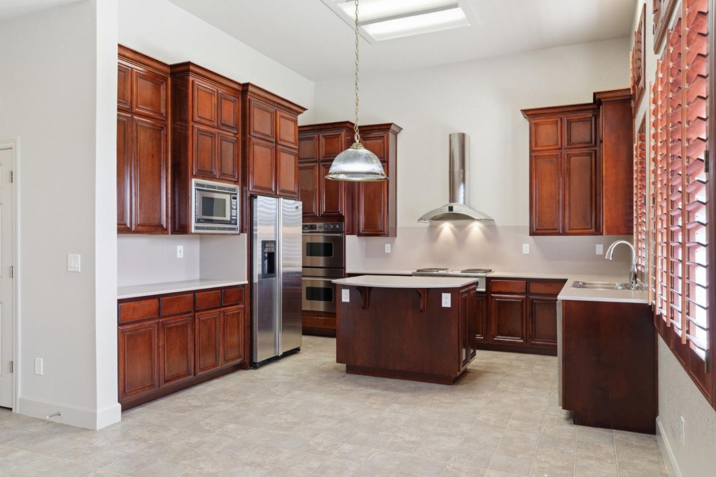 Detail Gallery Image 5 of 40 For 3216 Allan Adale Dr, Modesto,  CA 95355 - 3 Beds | 3 Baths