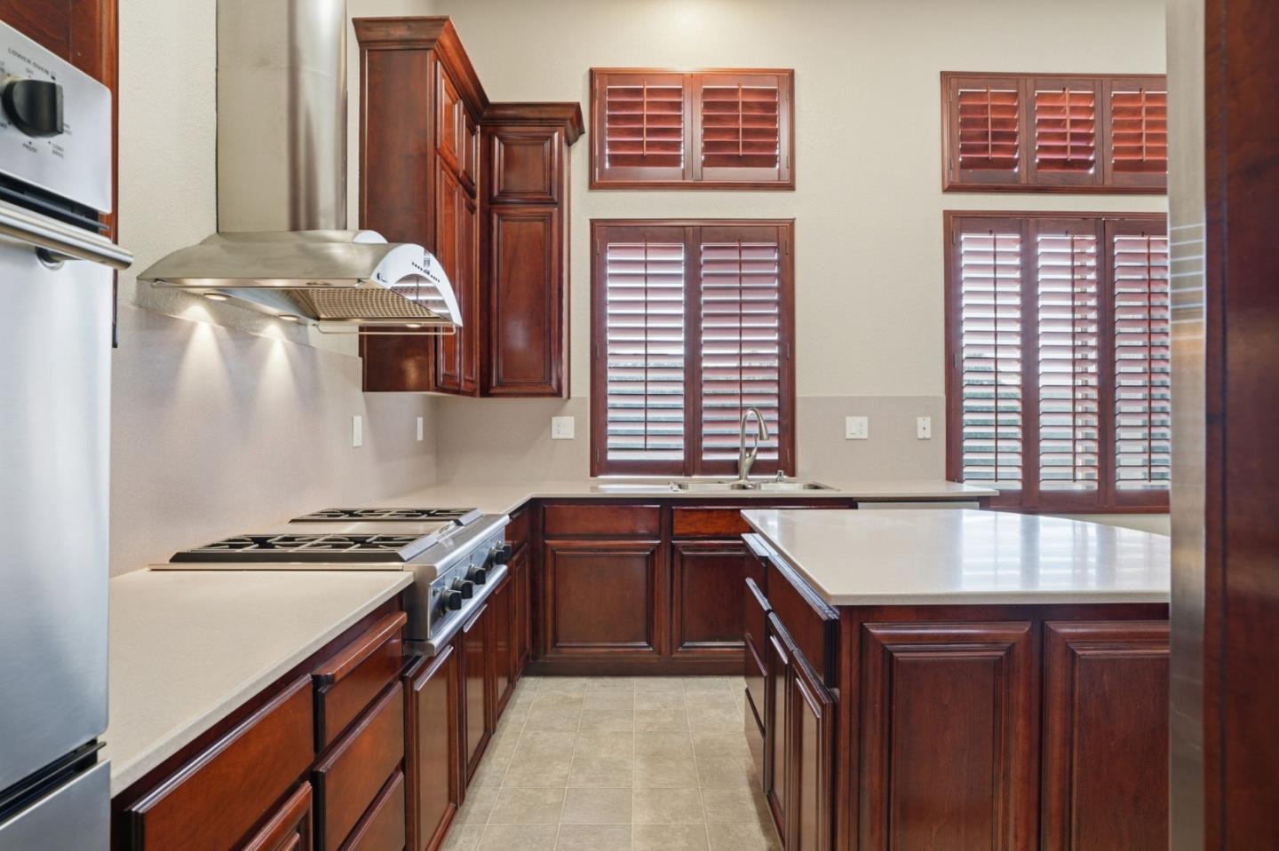 Detail Gallery Image 8 of 40 For 3216 Allan Adale Dr, Modesto,  CA 95355 - 3 Beds | 3 Baths