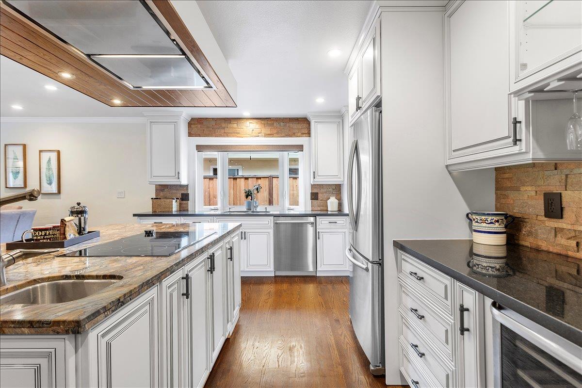 Detail Gallery Image 13 of 69 For 1529 Cameo Dr, San Jose,  CA 95129 - 3 Beds | 3 Baths