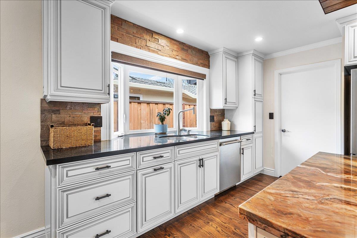 Detail Gallery Image 18 of 69 For 1529 Cameo Dr, San Jose,  CA 95129 - 3 Beds | 3 Baths