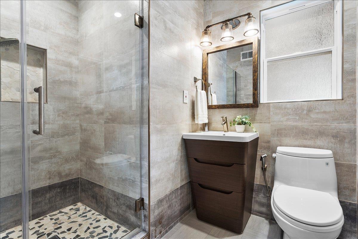 Detail Gallery Image 37 of 69 For 1529 Cameo Dr, San Jose,  CA 95129 - 3 Beds | 3 Baths