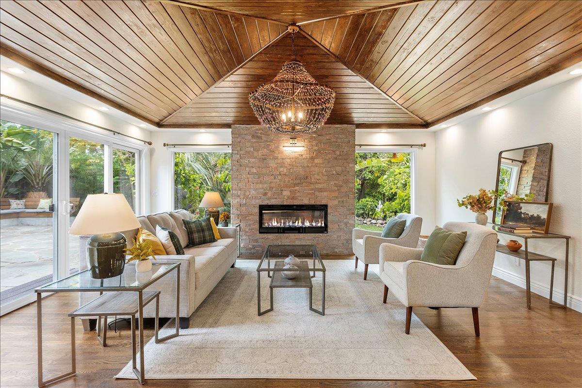 Detail Gallery Image 4 of 69 For 1529 Cameo Dr, San Jose,  CA 95129 - 3 Beds | 3 Baths