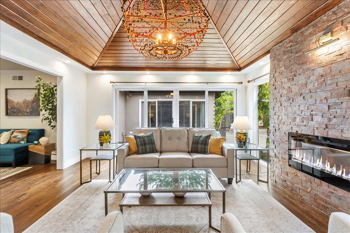 Detail Gallery Image 5 of 69 For 1529 Cameo Dr, San Jose,  CA 95129 - 3 Beds | 3 Baths