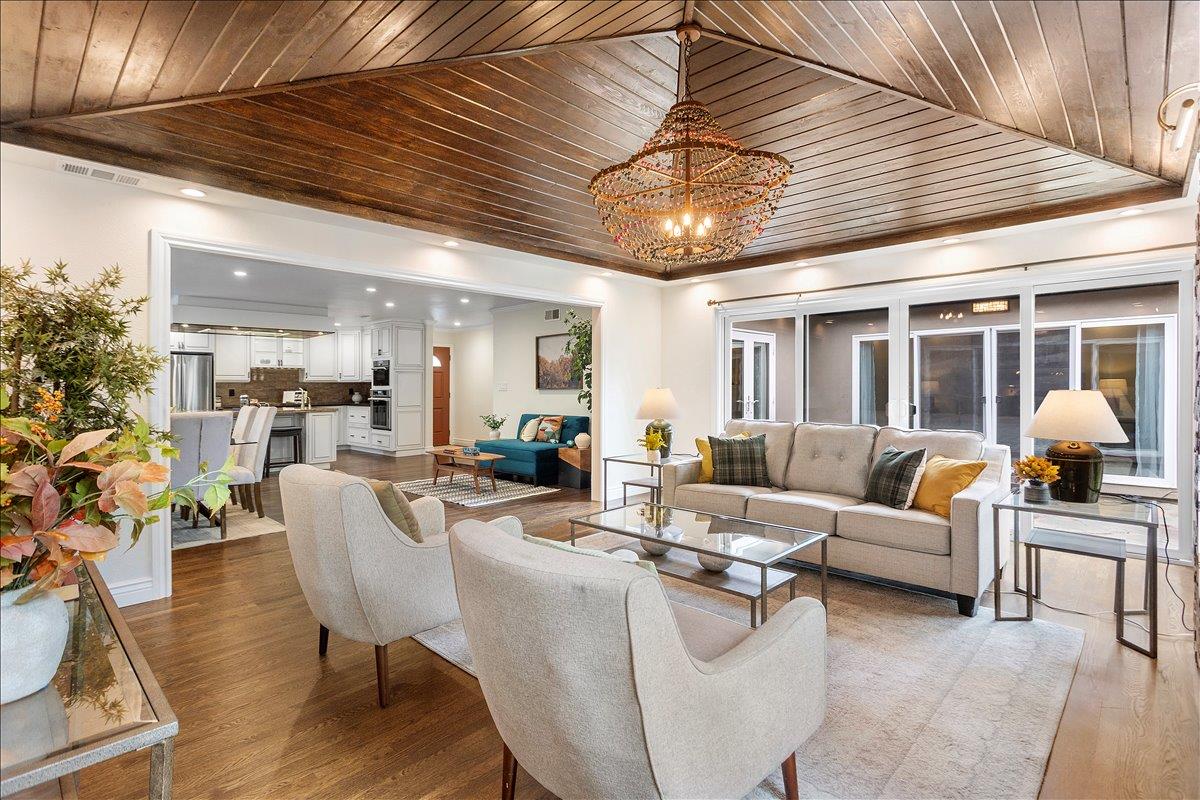 Detail Gallery Image 7 of 69 For 1529 Cameo Dr, San Jose,  CA 95129 - 3 Beds | 3 Baths