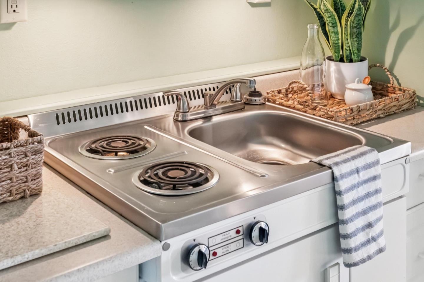 Detail Gallery Image 27 of 51 For 26245 Rinconada Dr, Carmel Valley,  CA 93924 - 4 Beds | 3/1 Baths