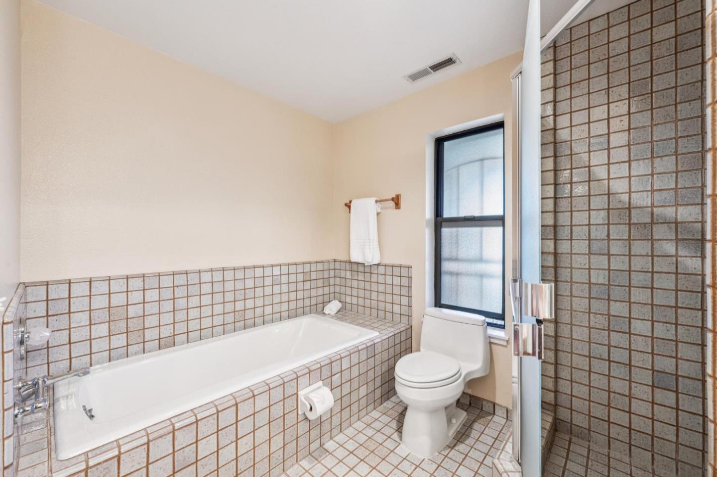 Detail Gallery Image 34 of 51 For 26245 Rinconada Dr, Carmel Valley,  CA 93924 - 4 Beds | 3/1 Baths