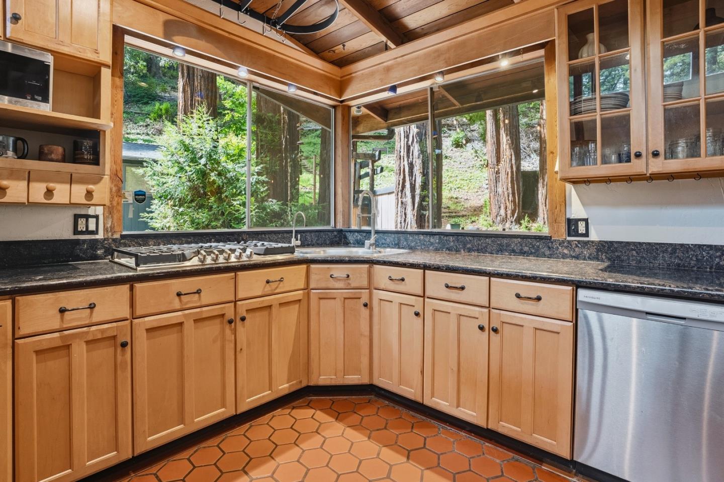 Detail Gallery Image 5 of 53 For 973 Forest Way, Brookdale,  CA 95007 - 2 Beds | 2 Baths