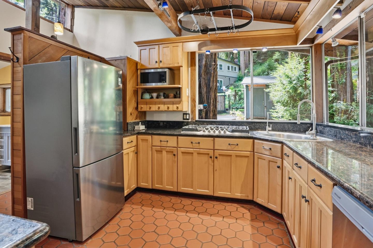 Detail Gallery Image 6 of 53 For 973 Forest Way, Brookdale,  CA 95007 - 2 Beds | 2 Baths