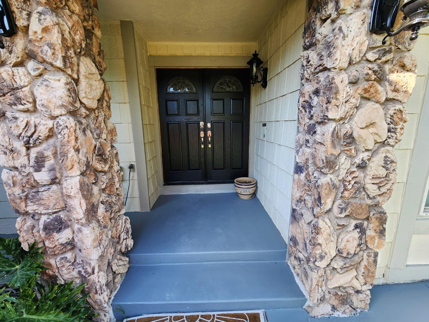 Detail Gallery Image 4 of 36 For 100 Yellowood Pl, Pittsburg,  CA 94565 - 4 Beds | 2/1 Baths