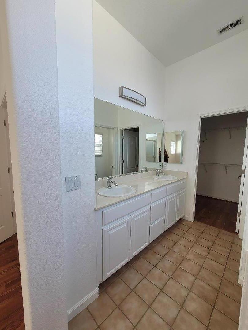 Detail Gallery Image 10 of 16 For Carter Ave, Newark,  CA 94560 - 3 Beds | 2/1 Baths