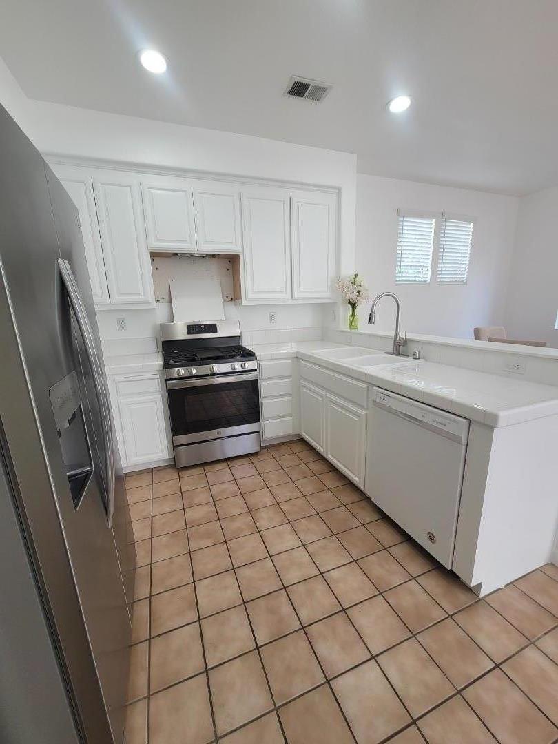 Detail Gallery Image 26 of 31 For 7350 Carter Ave, Newark,  CA 94560 - 3 Beds | 2/1 Baths