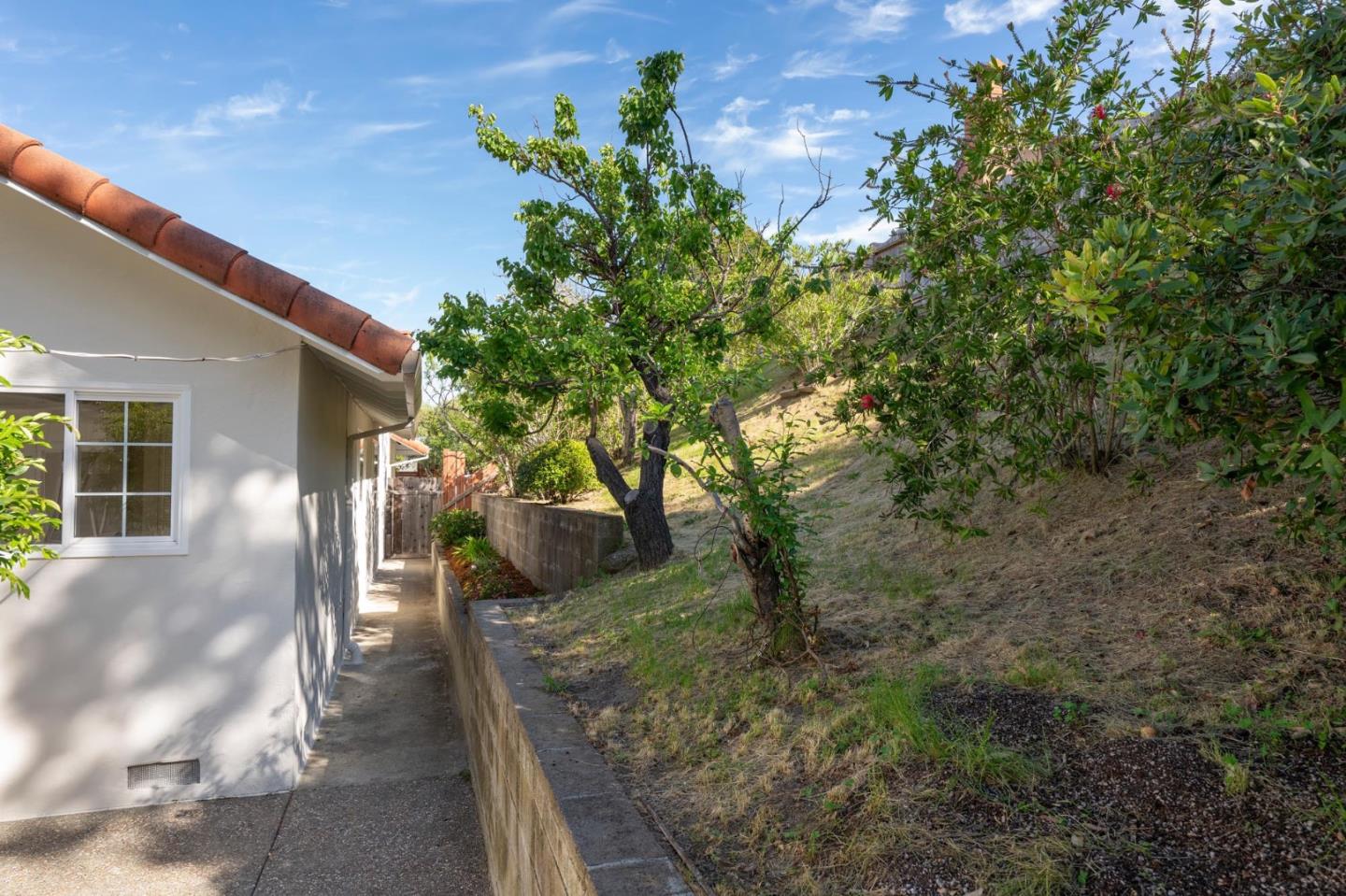 Detail Gallery Image 24 of 24 For 1340 Manzanita Dr, Millbrae,  CA 94030 - 4 Beds | 2 Baths