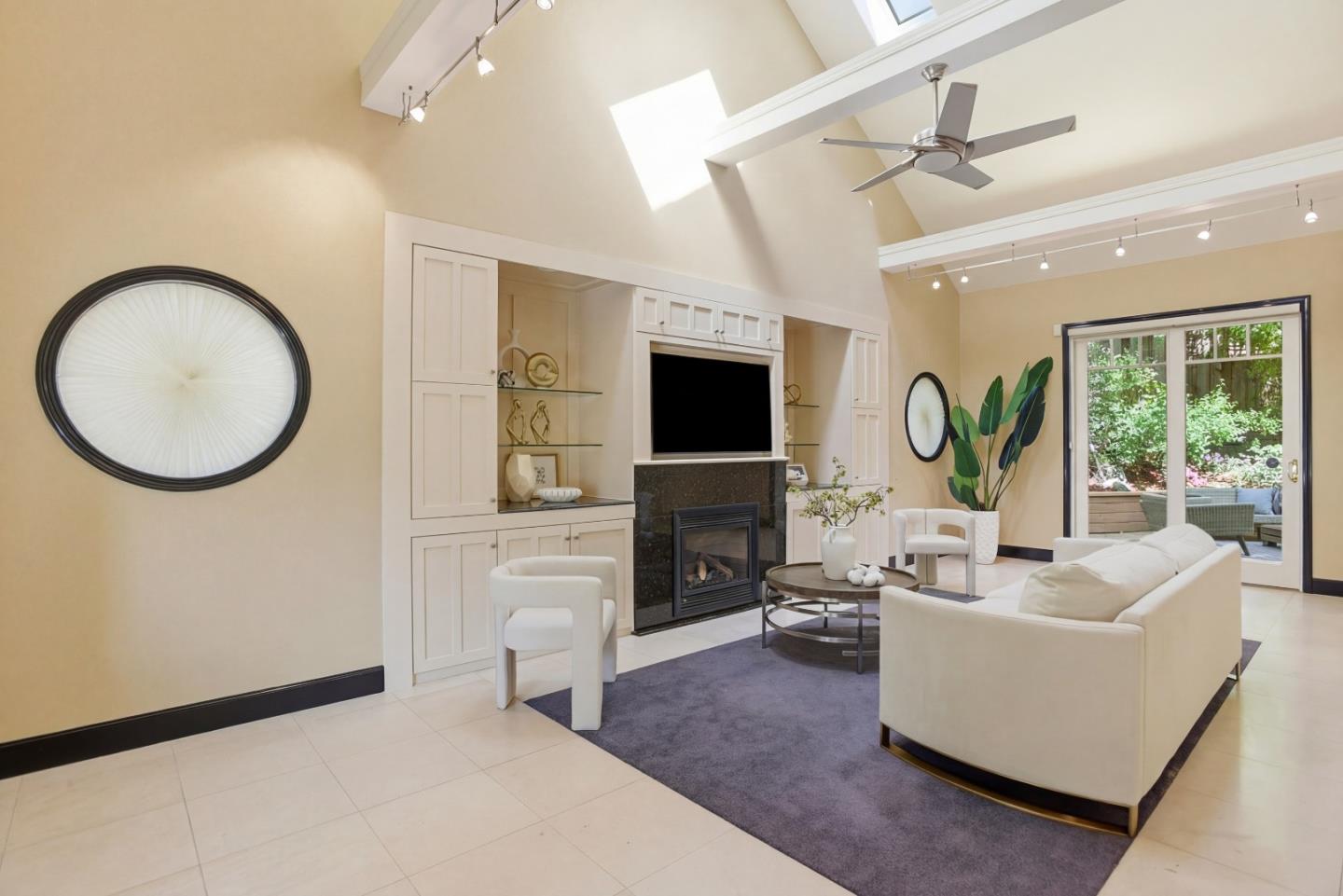 Detail Gallery Image 10 of 47 For 2060 Bunker Hill Dr, San Mateo,  CA 94402 - 4 Beds | 3 Baths